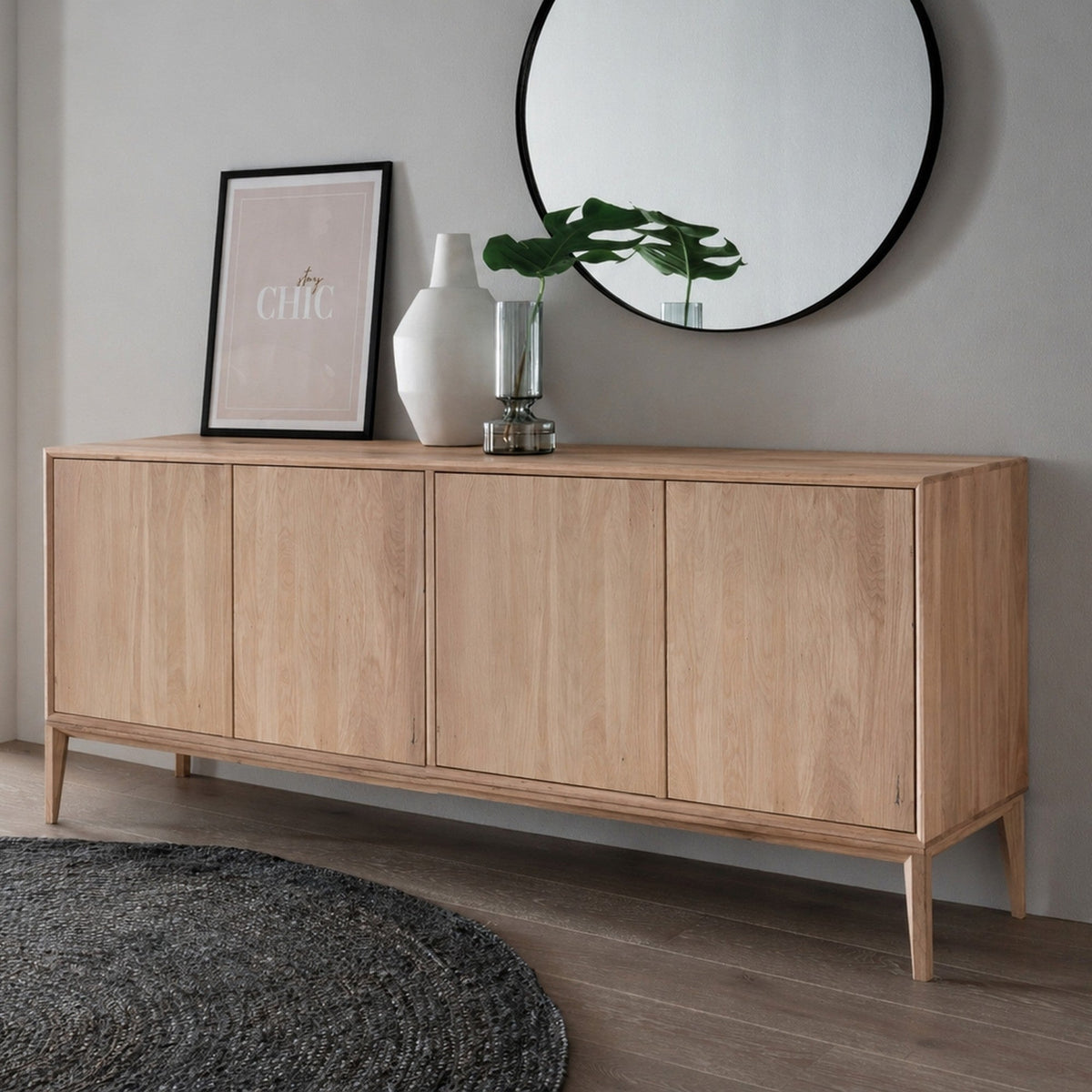 Njord Snedker Skænk med 4 Låger i Massiv FSC Egetræ og Bianco Lys Olie fra Organic Sleep | B178 x D42 x H82 cm | Leveres Færdigsamlet fra Unique Beds, Home & Living