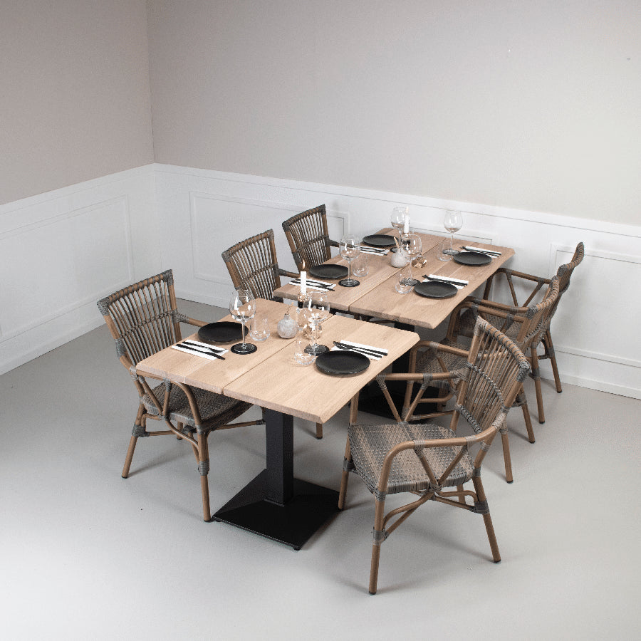 Curve Snedker Cafébord i Massiv Egetræ & Natur Olie fra House Of Sander | B: 72cm. L: 72-130cm. H: 3cm. – fra Unique Beds, Home & Living