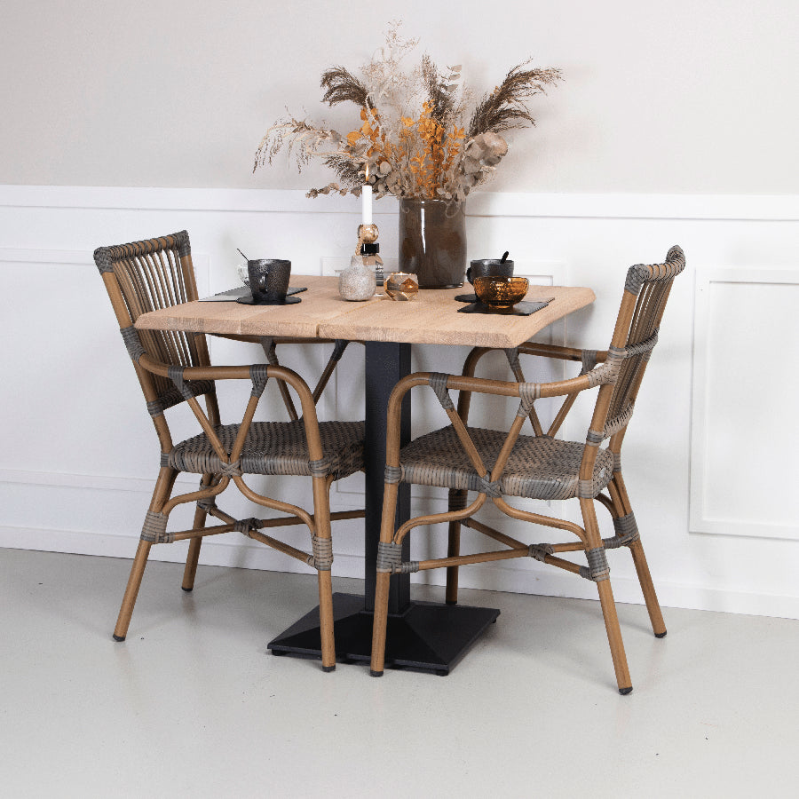 Curve Snedker Cafébord i Massiv Egetræ & Natur Olie fra House Of Sander | B: 80cm. L: 80-120cm. H: 3cm. – fra Unique Beds, Home & Living