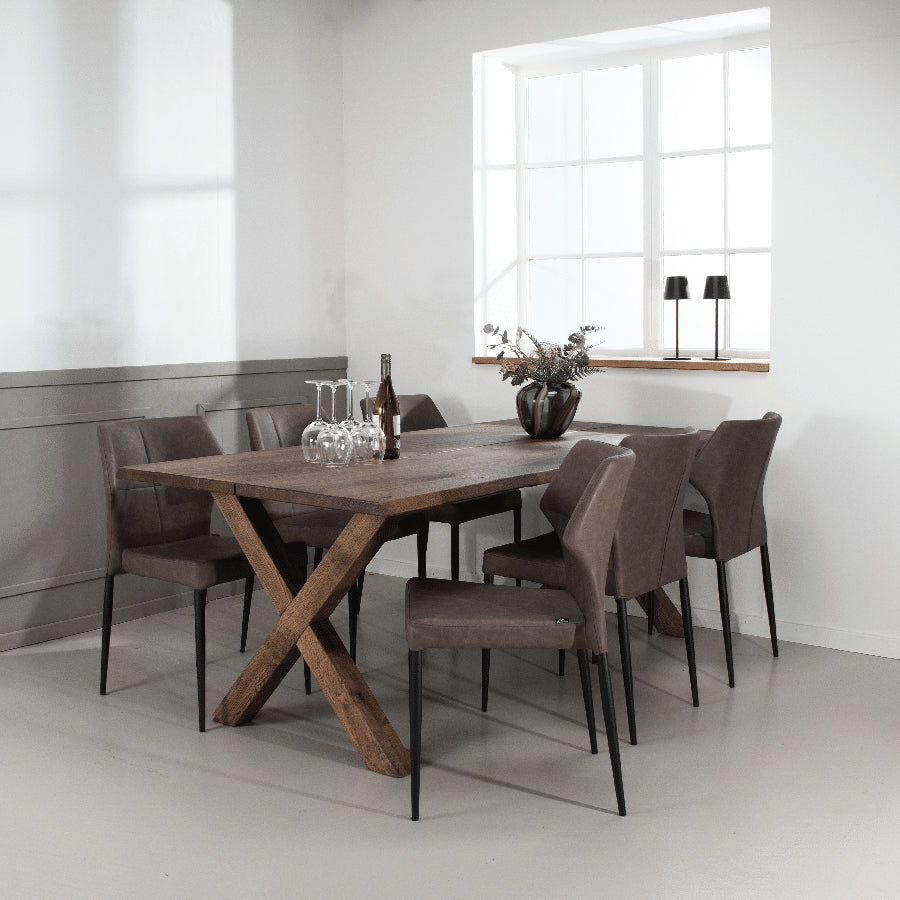Curve Snedker Spisebord i Massiv Egetræ & Mocca Olie fra House Of Sander | B: 95cm. L: 160-295cm. H: 3cm. – fra Unique Beds, Home & Living
