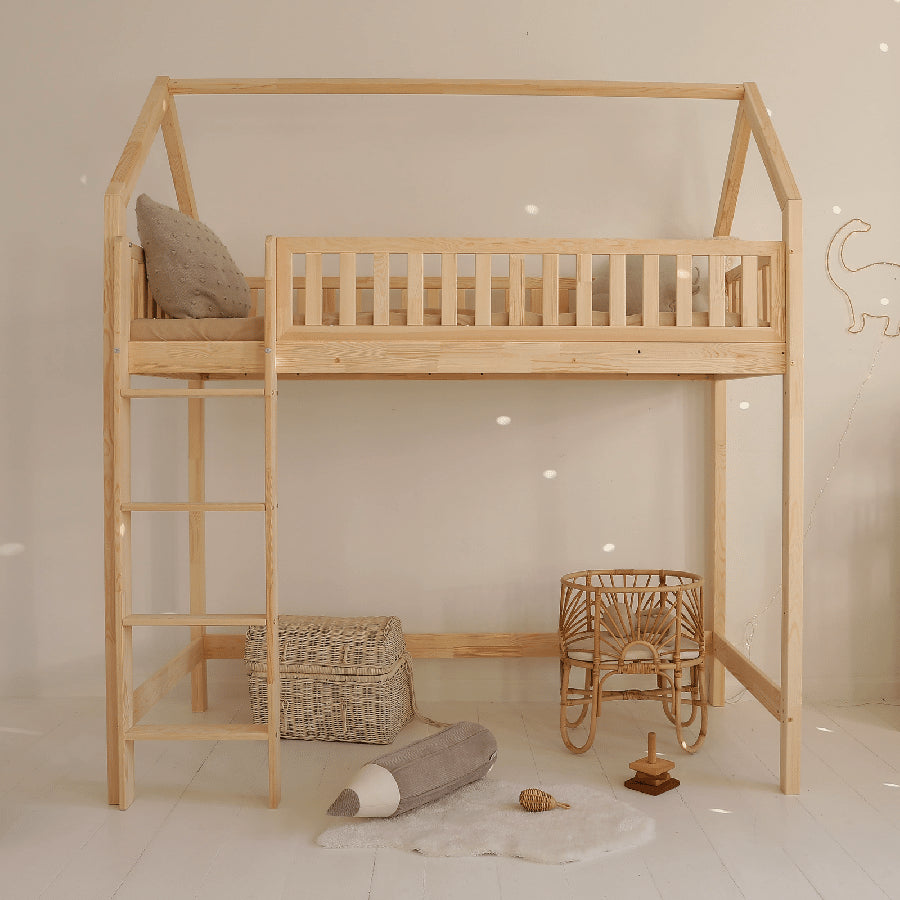 Emma Snedker Husseng Håndlavet i 100% Massiv Fyrretræ med Stige og Sengehest fra Raw Kids | Flere Størrelser – fra Unique Beds, Home & Living