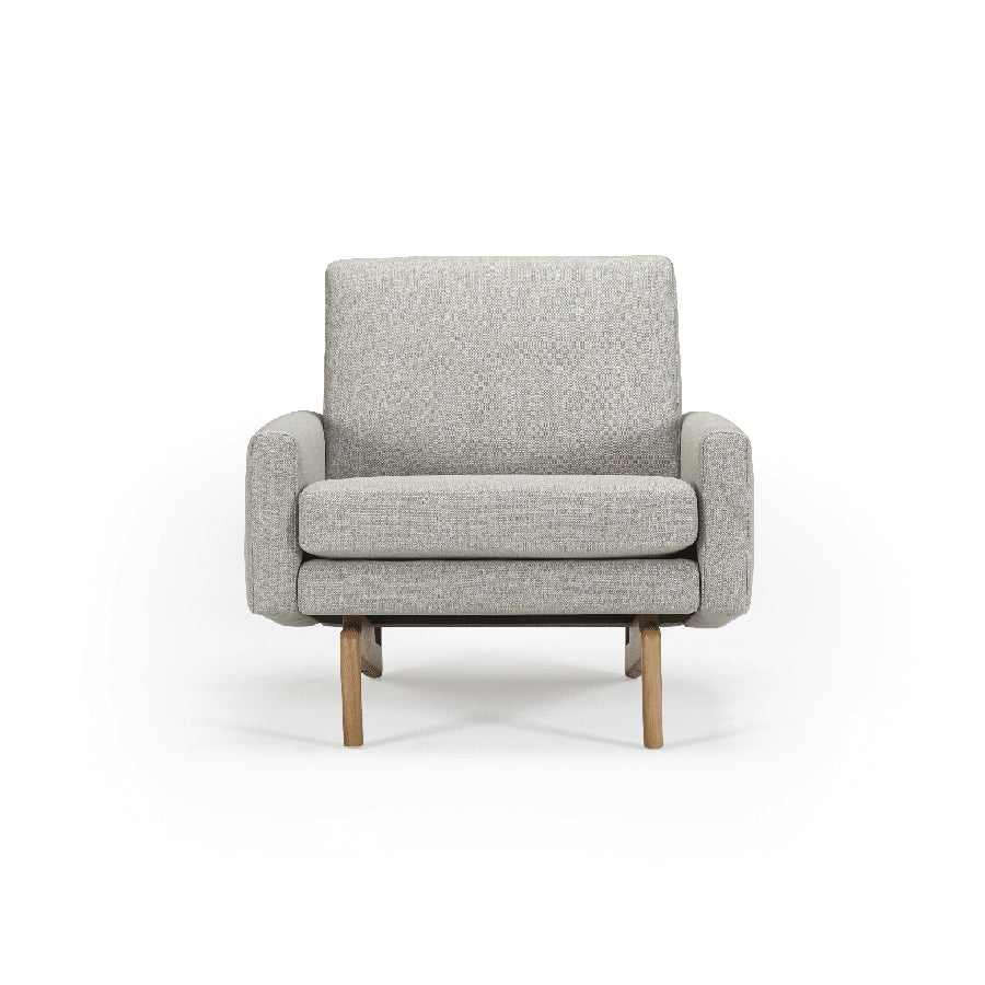 K200 Lænestol / Loungestol med Egetræsben fra Kragelund / Scandinavian Upholstery | Flere Farver – fra Unique Beds, Home & Living