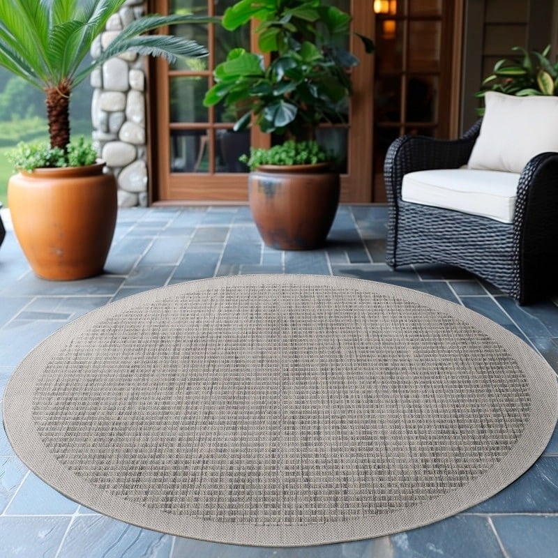 Mila Gulvtæppe i Grå med Simpel Kant fra Rugs by Uniquebeds Home & Living | Flere Størrelser i Firkantet & Rund