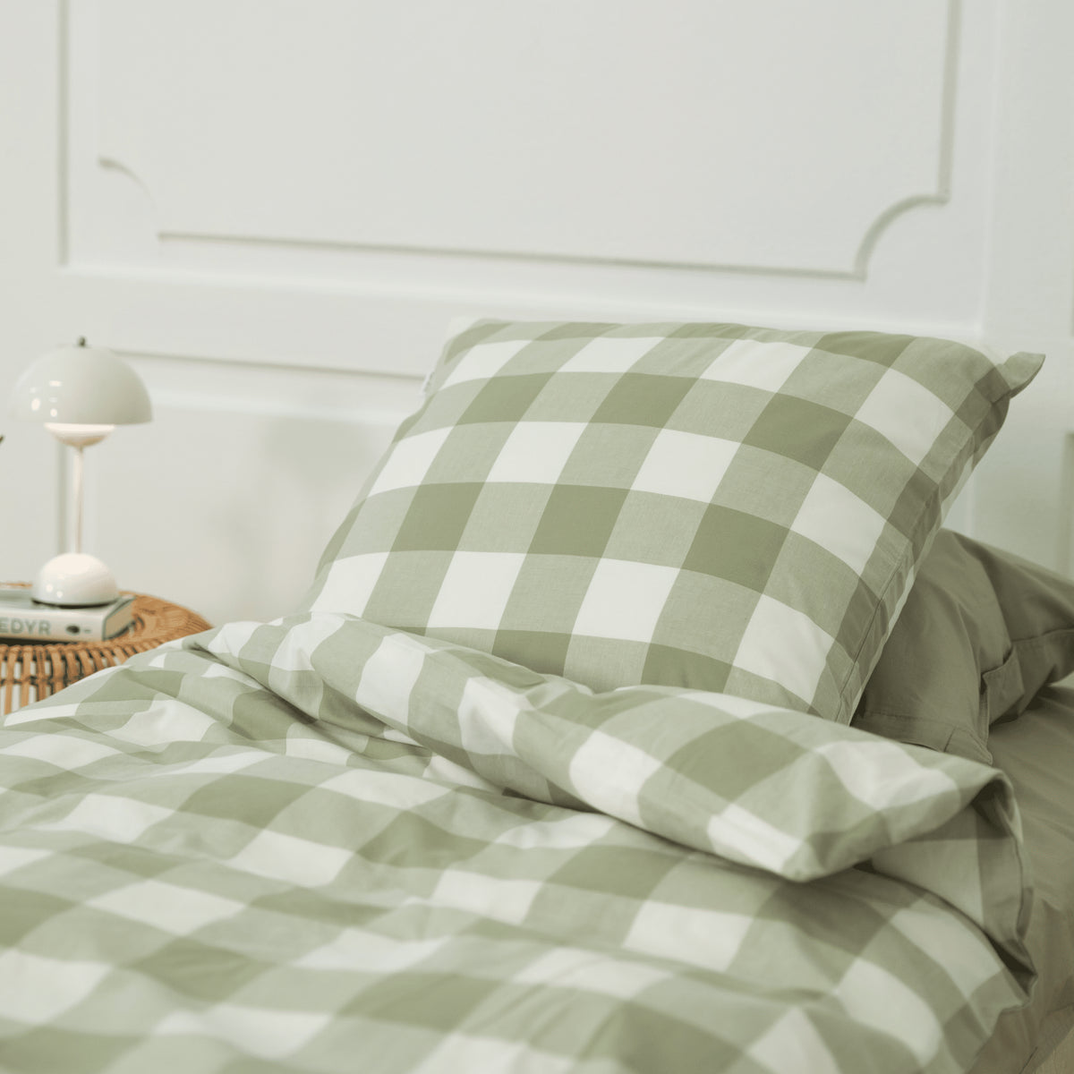 Blok Tern Sengetøj i 100% økologisk GOTS & Svanemærket Bomuld fra Omhu | Dusty Green/Off White 140x220 - OUTLET