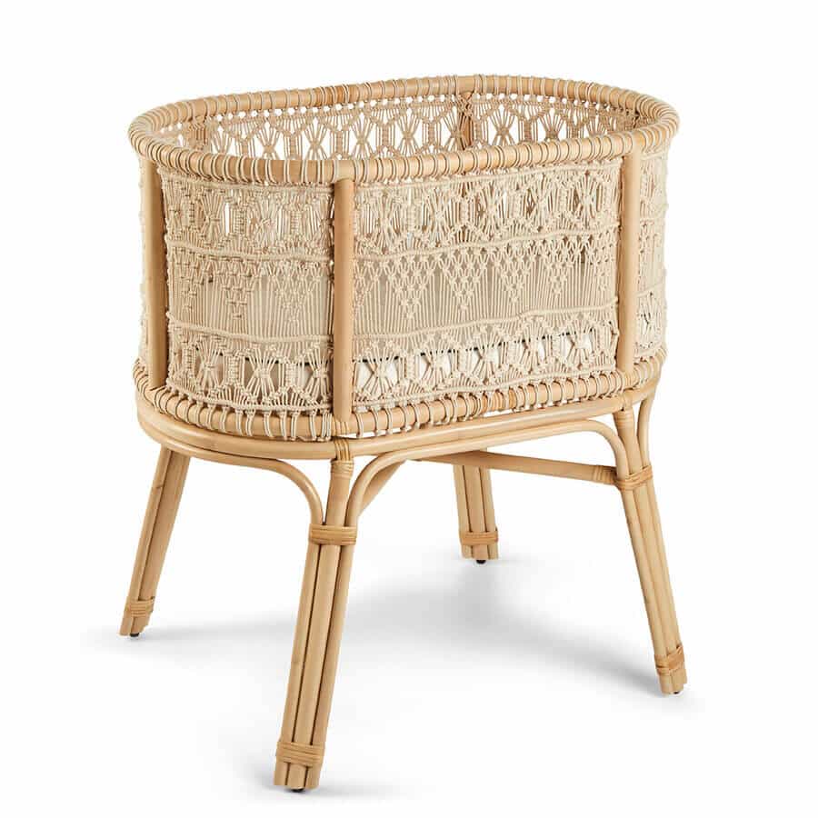Rose Baby Vugge i 100% Naturlig Rattan & Macramé flet fra Cocoon Company