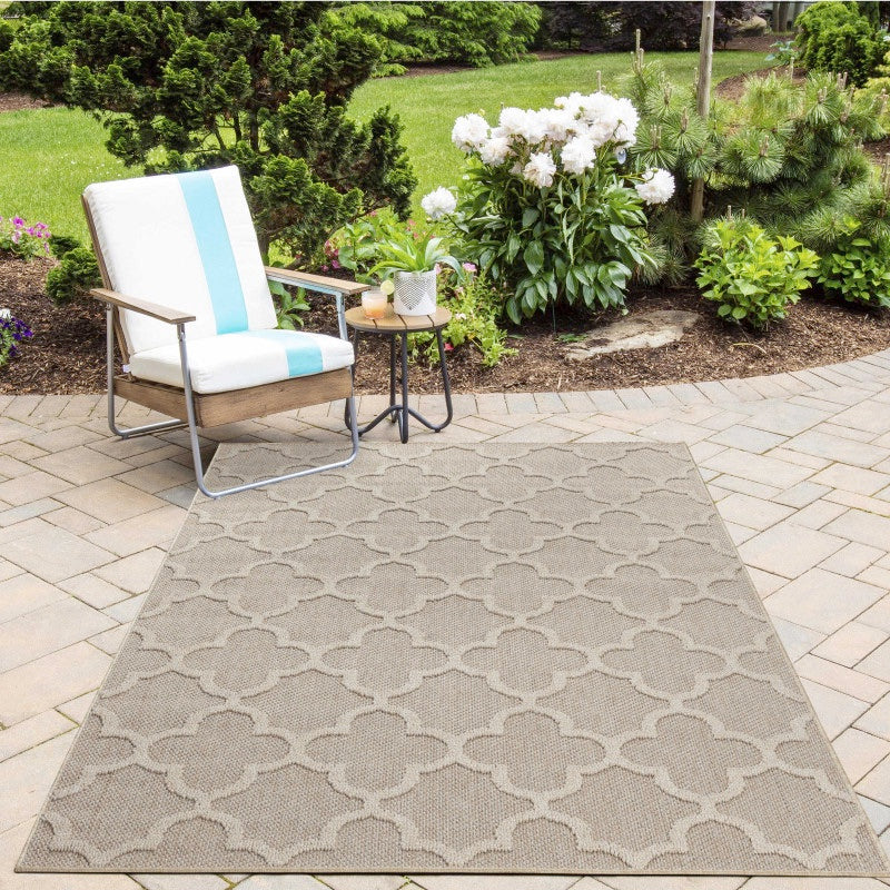 Scarlett Indendørs/Udendørs Gulvtæppe i Beige med Simpelt Quatrefoil Mønster fra Rugs by Uniquebeds Home & Living | Flere Størrelser