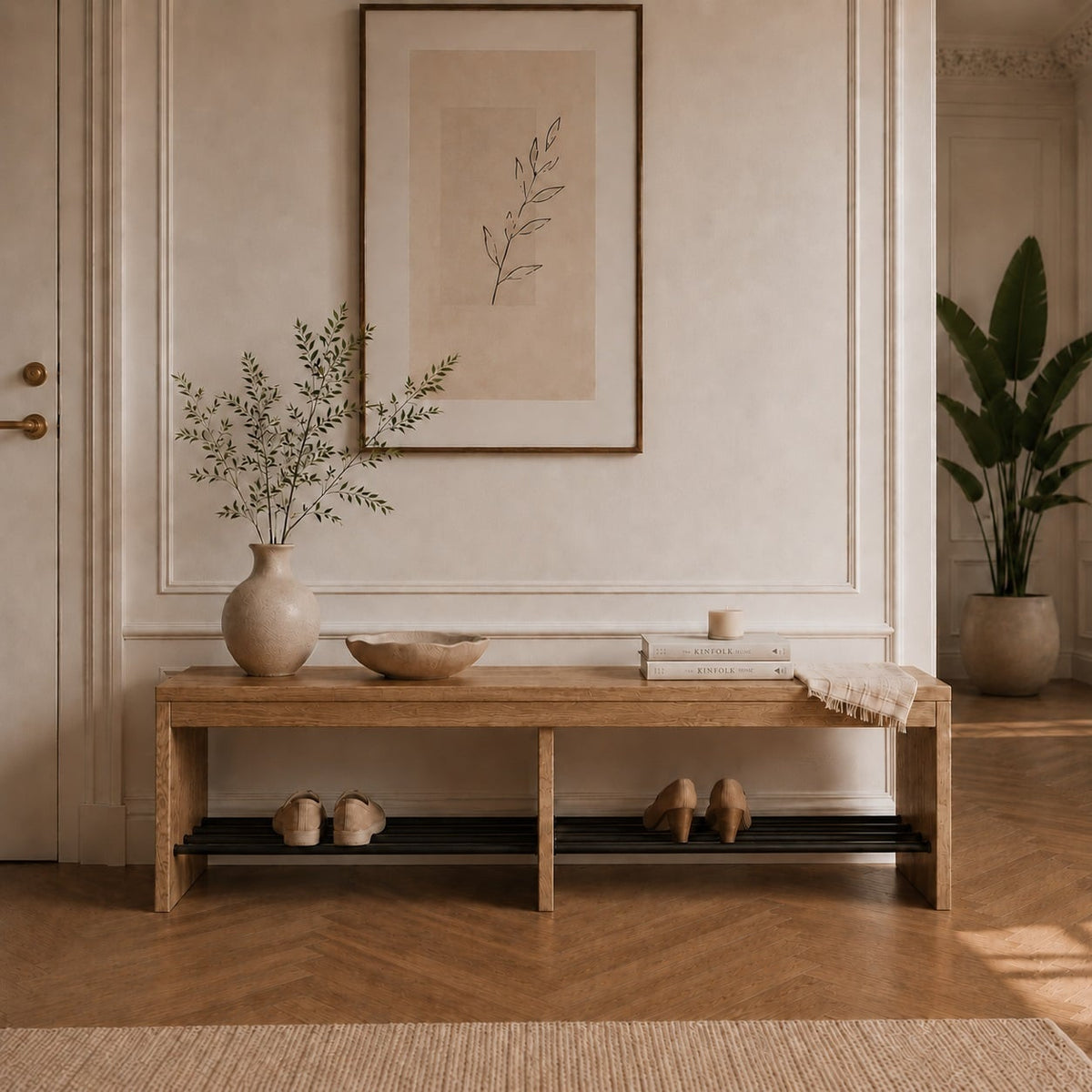 Sif Snedker Bænk i Massiv FSC Egetræ og Naturolie med Skohylder af Sorte Metalrør fra Organic Sleep | B40 x H45 x L160 cm