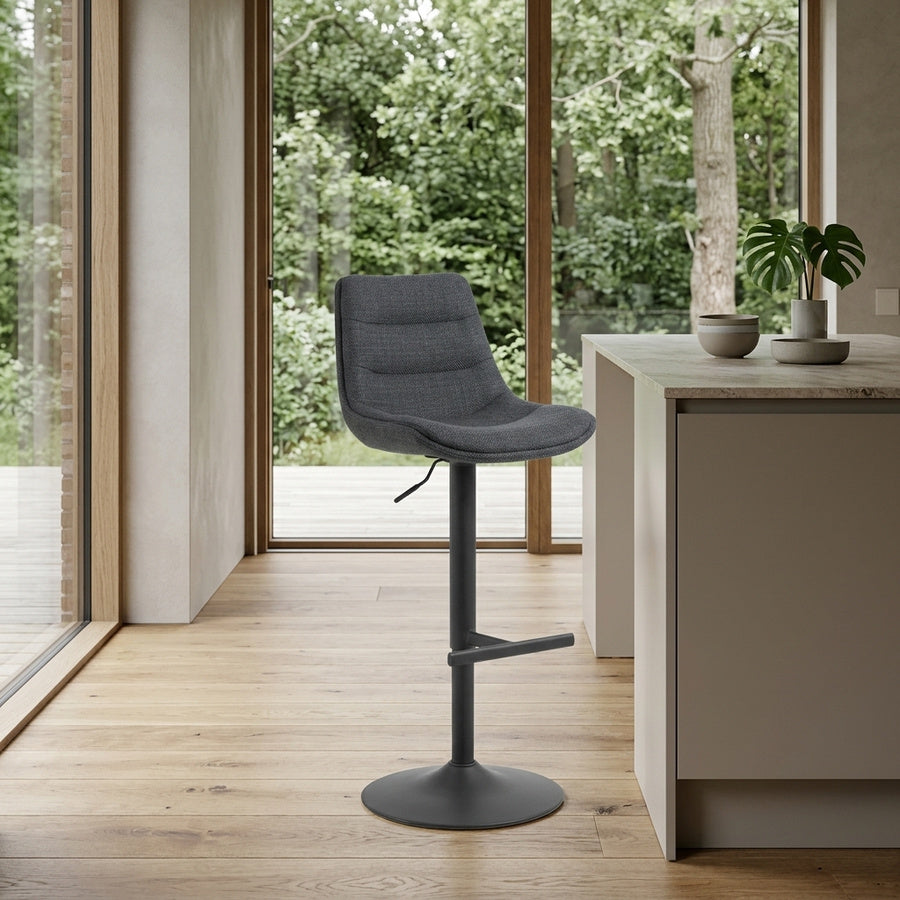 Adisa Barstol i Mørkegrå Stof med Drejefunktion & Fodstøtte & Stel i Sort Stål fra Actona | B47xD52,5xH95cm - Billede 1