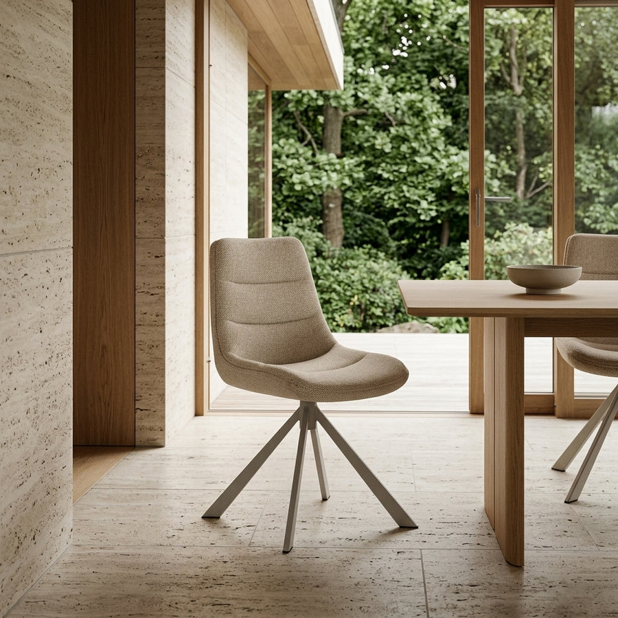 Adisa Spisebordsstol i Beige Stof med Drejefunktion & Horisontal Syning & Stel i Grå Stål fra Actona | B47xD57xH84cm - Billede 1