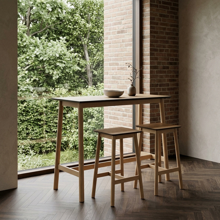 Barlow Barbord i Mat Bejdset Egetræ med Fodstøtte & Stel i Mat Bejdset Eg Gummitræ fra Actona | B120xD60xH105cm - Billede 1