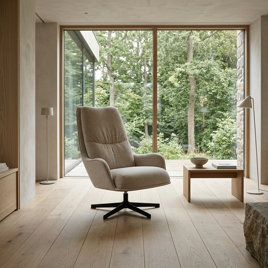 Bosley Loungestol i Beige Stof med Armlæn, Drejefunktion og 5-Stjernet Stel i Sort Stål fra Actona | 72x84x93cm - Billede 1