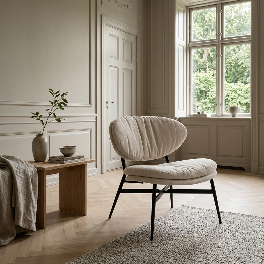 Burma Loungestol i Beige Stof og Stel i Sort Stål fra Actona | 70x73x76cm - Billede 1