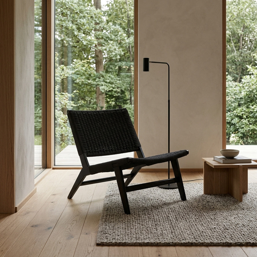 Carson Lounge Stol i Sort Papirflet og Stel i Sort Egetræ fra Actona | 64x79x72cm - Billede 1