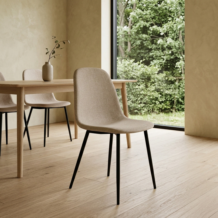 Celia Spisebordsstol i Beige Stof med Horisontal Syning og Stel i Sort Stål fra Actona | 44x54x86cm - Billede 1