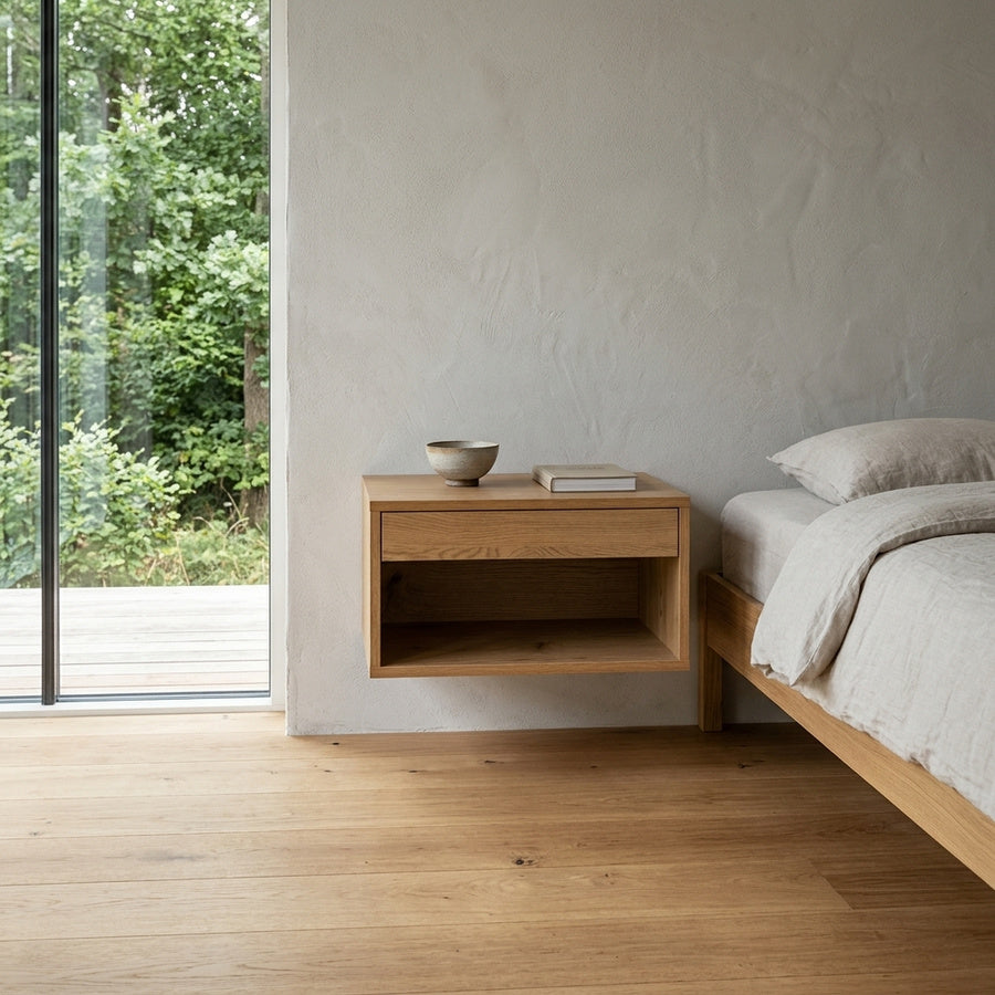 Cholet Natbord i Vild Eg Egetræ & MDF med 1 Skuffe & 1 Åbent Rum fra Actona | B50xD35xH24,5cm - Billede 1