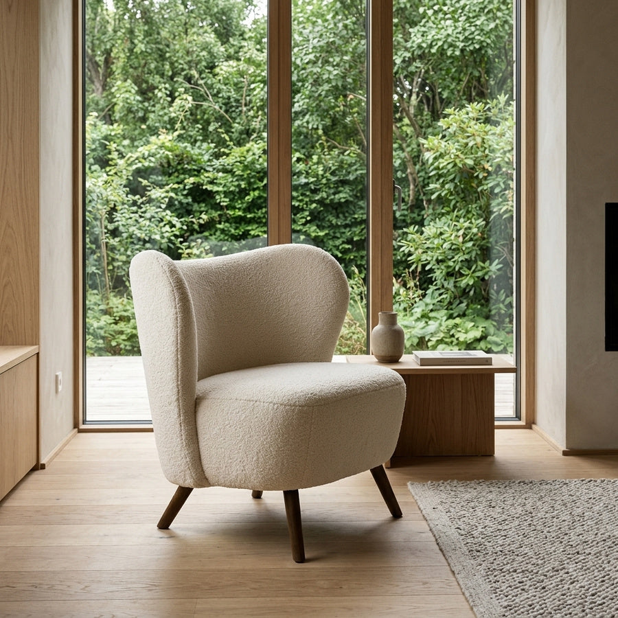 Crosby Lounge Stol i Creme Stof med Lynlås og Stel i Røg Gummitræ fra Actona | 73x76x82cm - Billede 1