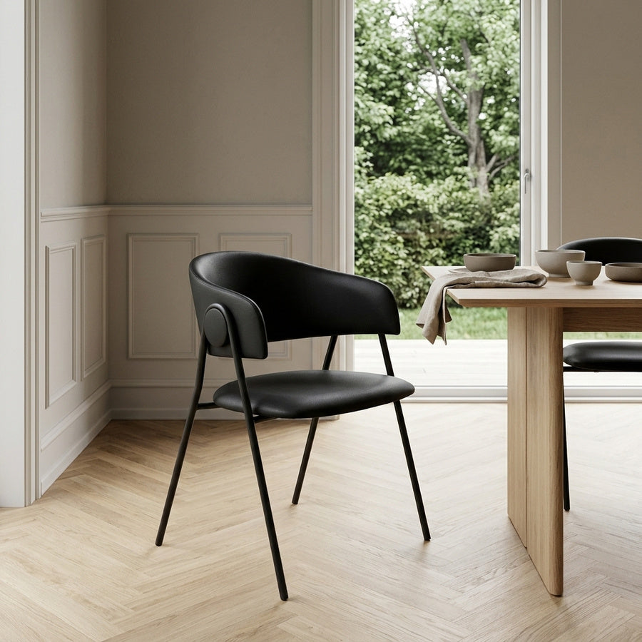Lina Spisebordsstol i Sort Imiteret Læder & Sort Stel fra House Of Sander | H78 x B53 x L60 cm - Billede 1