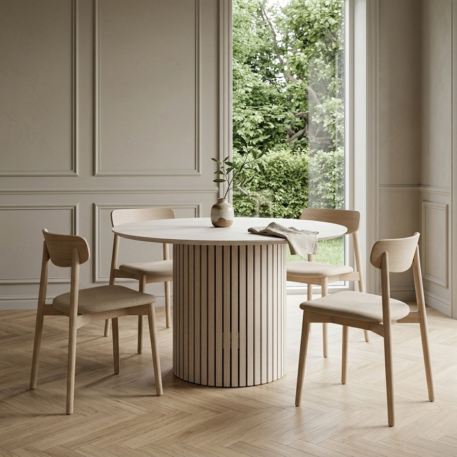 Linley Spisebord i Hvidpigmenteret Egetræ med Lamel Front & Stel i Hvidpigmenteret Egetræ fra Actona | Ø120x75 cm - Billede 1