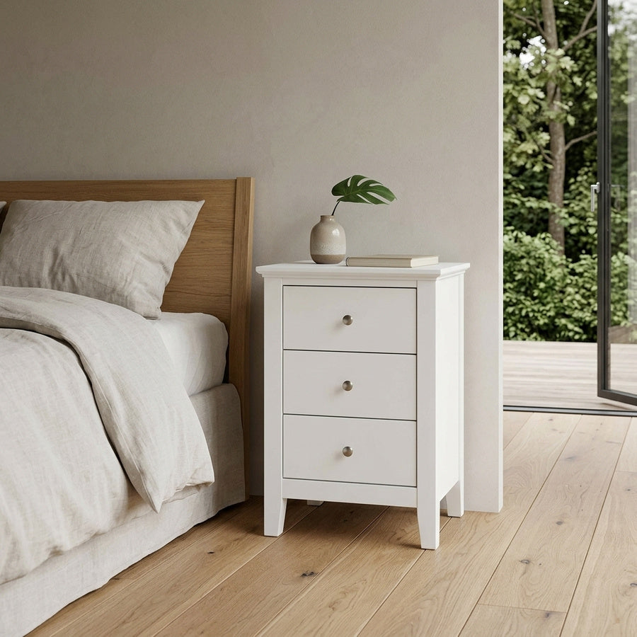 Linnea Natbord i Hvid MDF med 3 Skuffer fra Actona | B45xD34xH62,8cm - Billede 1