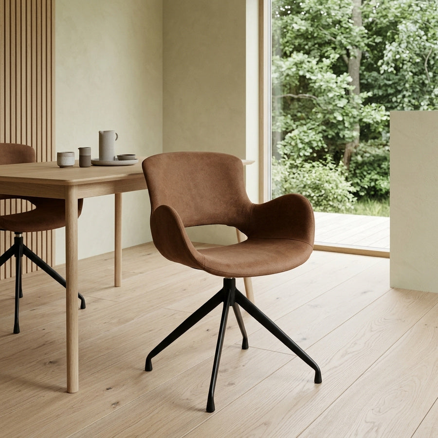Luna Spisebordsstol i Camel Mikrofiber & Sort Roterbart Stel fra House Of Sander | H82,5 x B57 x L50 cm - Billede 1