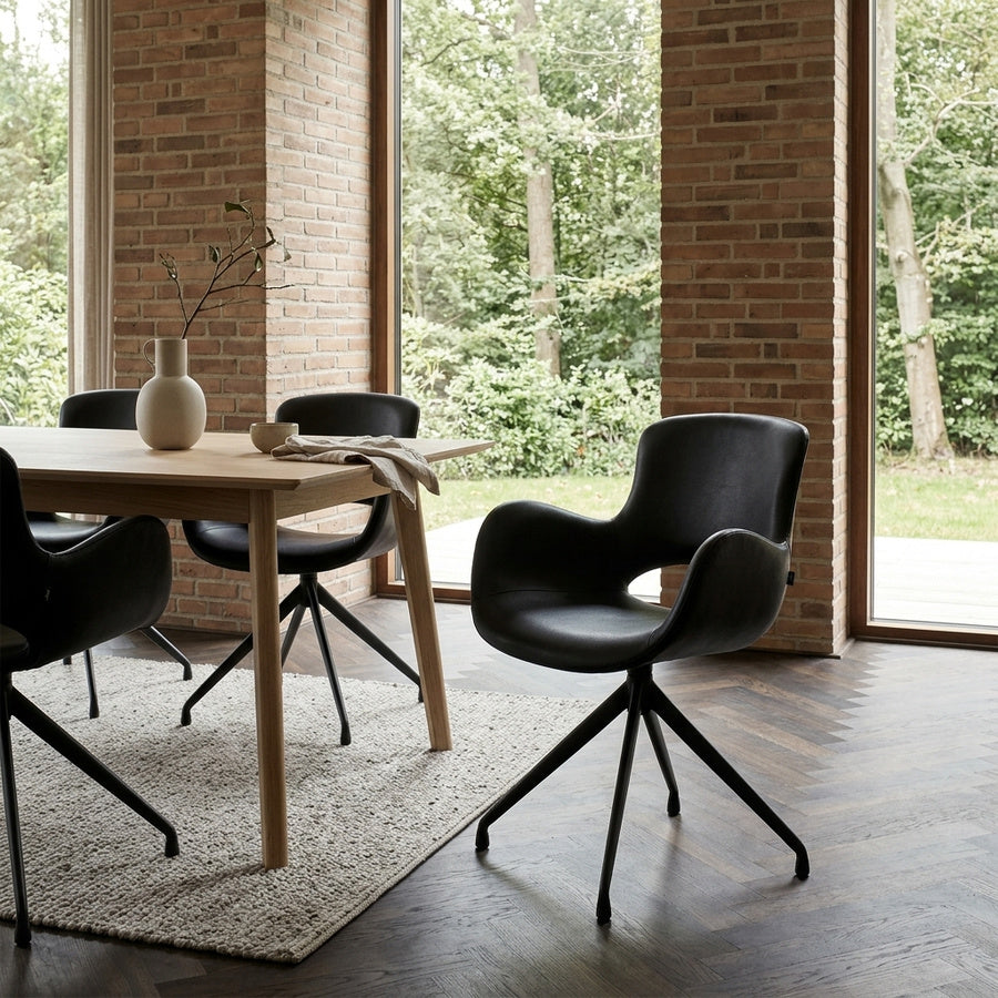 Luna Spisebordsstol i Sort Brasiliansk Okseskind & Sort Roterbart Stel fra House Of Sander | H82,5 x B57 x L50 cm - Billede 1