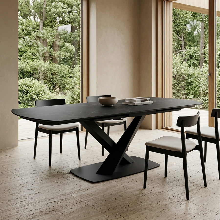 Morella Spisebord i Mat Sort Perla Keramik & Stel i Mat Sort Stål fra Actona | L160-240xB90xH77cm - Billede 1