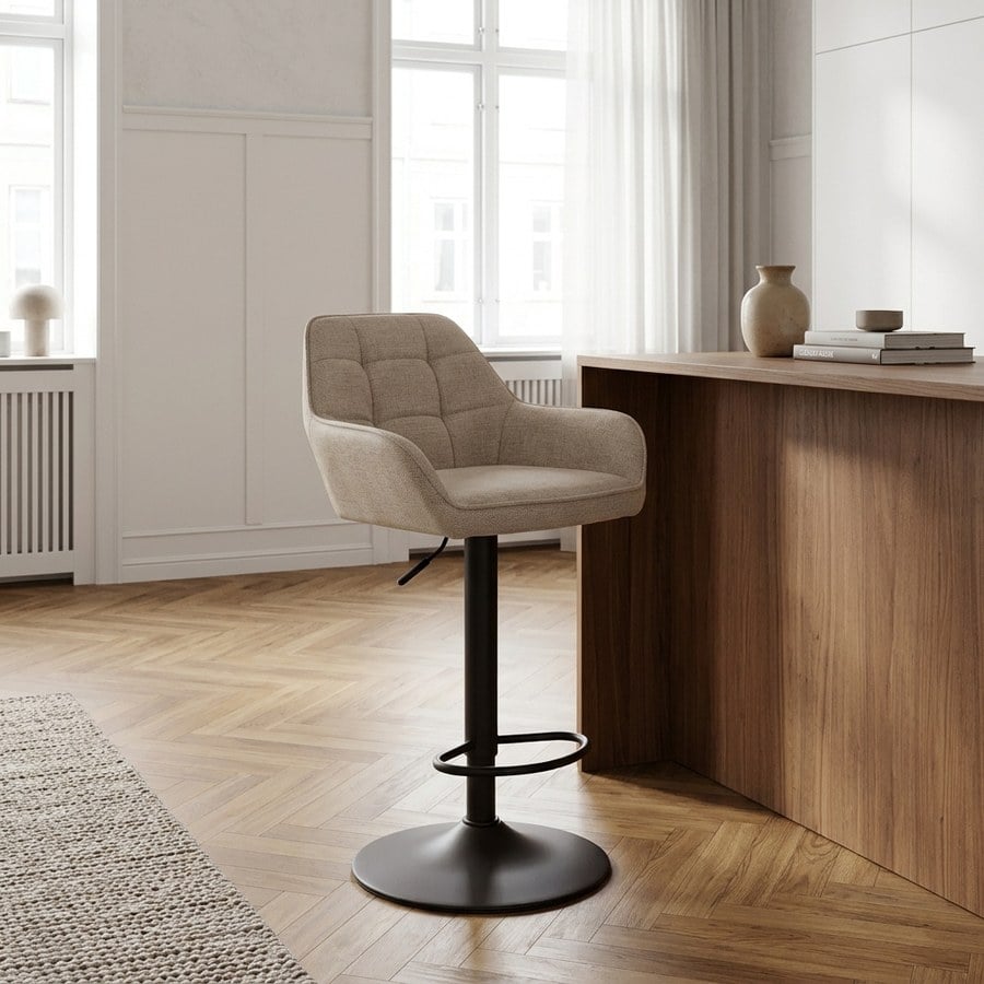 Nolan Barstol i Sandfarvet Stof med Sort Stel fra Unique Furniture | B50,5xD52xH88,5-103,5cm