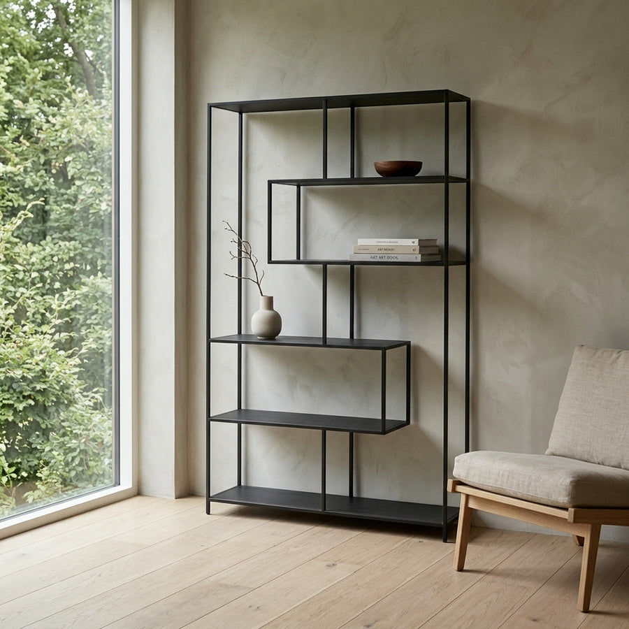 Seaford Reol i Sort Ask MDF med Asymmetrisk Opsætning & Stel i Sort Stål fra Actona | B114xD35xH185cm - Billede 1