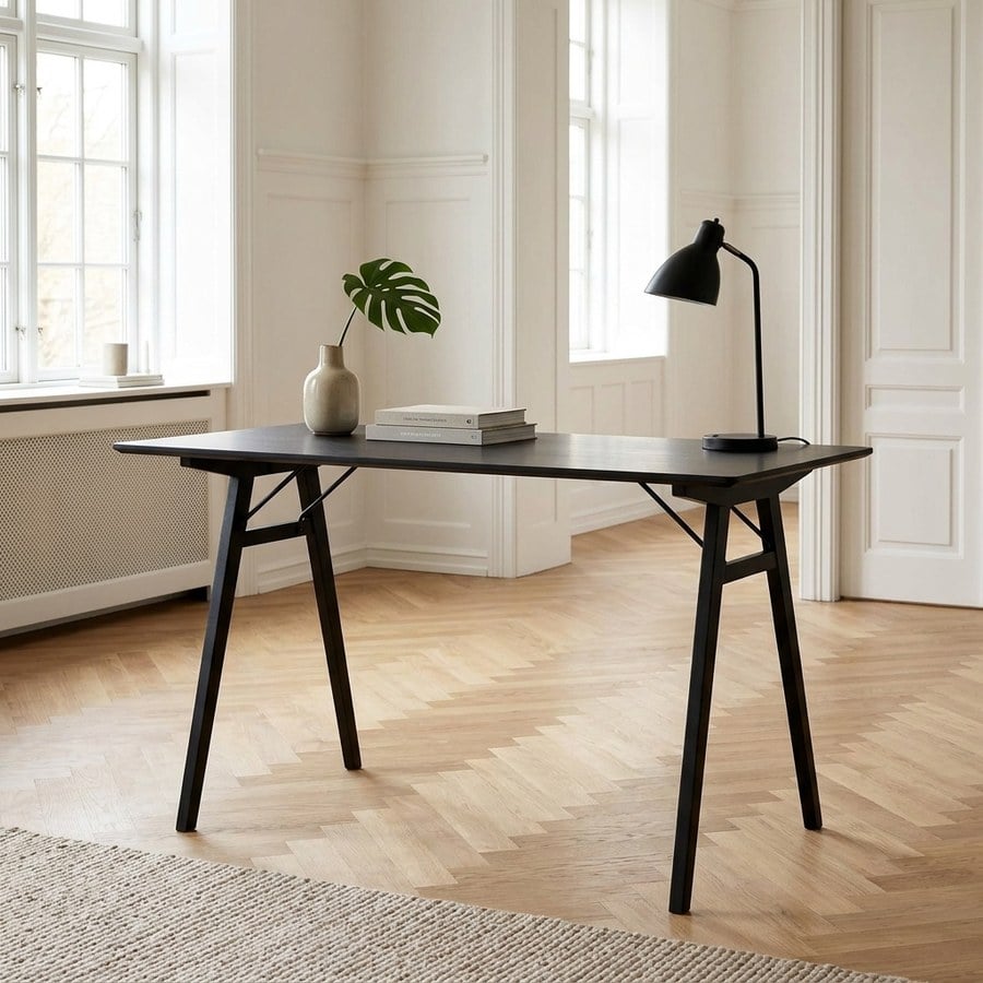 Vojens skrivebord i Massiv Gummitræ fra House Nordic | H75 x120 x60 cm
