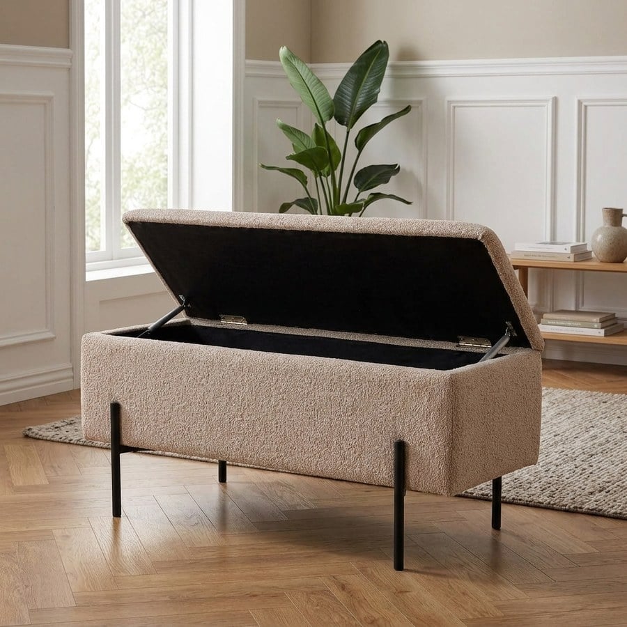 Watford bænk i Beige bouclé med opbevaring og Sorte Metalben fra House Nordic | 95x36,5x46 cm