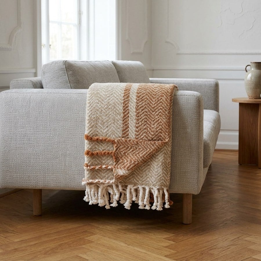 Almora Plaid i Beige/Gylden Orange Polyester &amp; Akryl fra House Nordic | B130xL180 cm