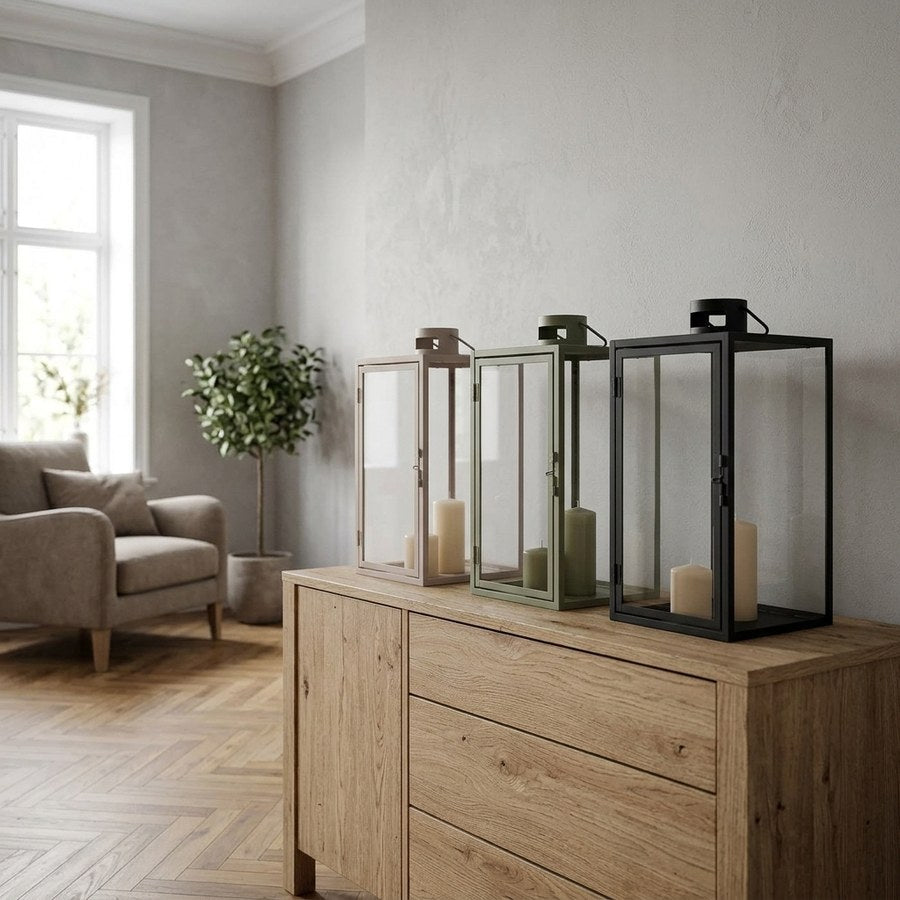 Alabama Lanterne Display i Sort/Beige/Grøn Metal & Glas fra House Nordic | B54xL71,5xH120 cm