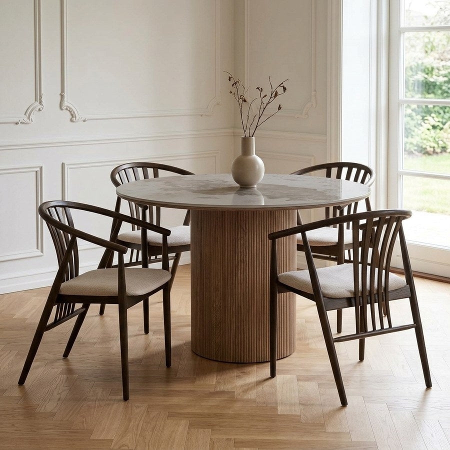 Athens Spisebordssæt med Agustin Spisebordsstole i Hvid/Mørkebrun/Smoked Keramik & Egetræ fra House Nordic | 4 Stole & 1 Bord