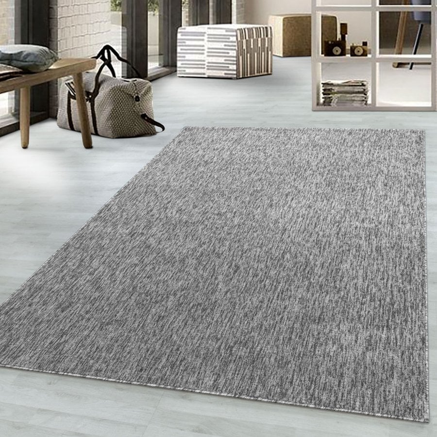 Benjamin Gulvtæppe i Lysgrå med Kant fra Rugs by Uniquebeds Home &amp; Living | Flere Størrelser i Firkantet &amp; Rund