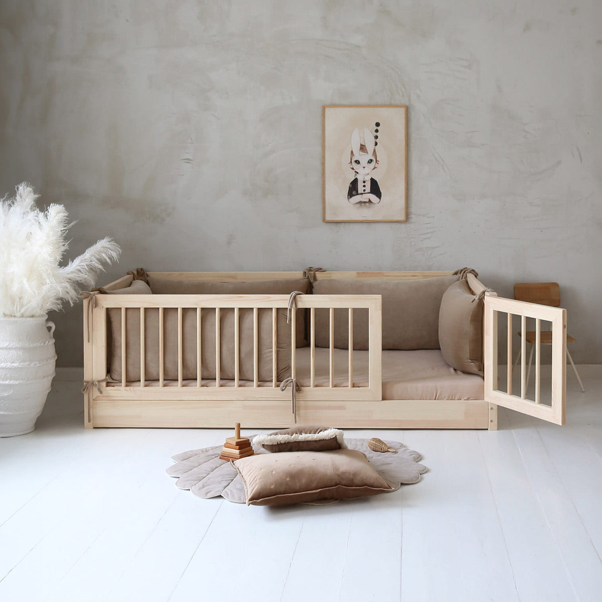 Børneseng Bambi med Rund Sengehest i Limet Fyrretræ fra Raw Kids, billede 1 fra Unique Beds, Home & Living