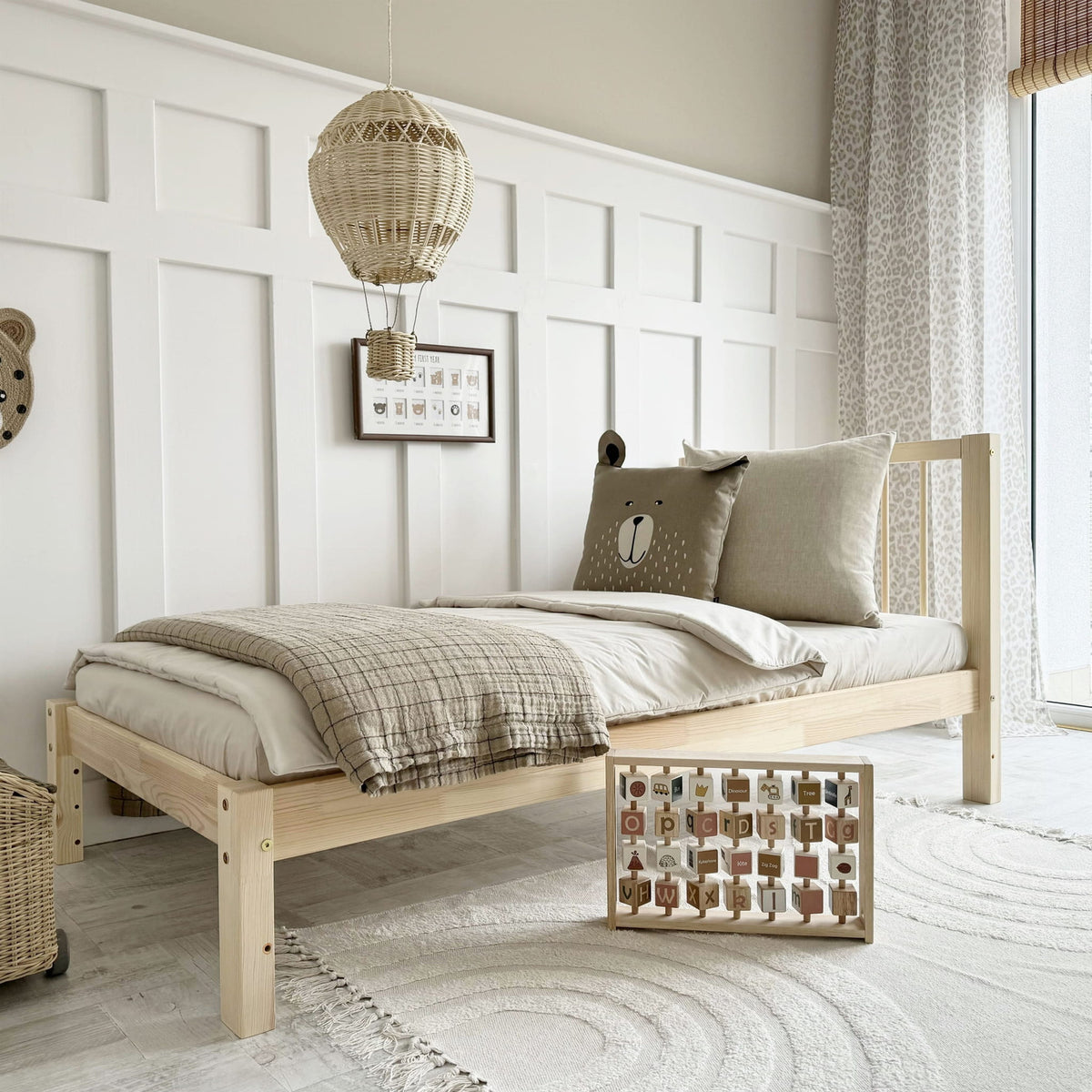 Børneseng Simple Bello i Limet Fyrretræ fra Raw Kids, billede 1 fra Unique Beds, Home & Living