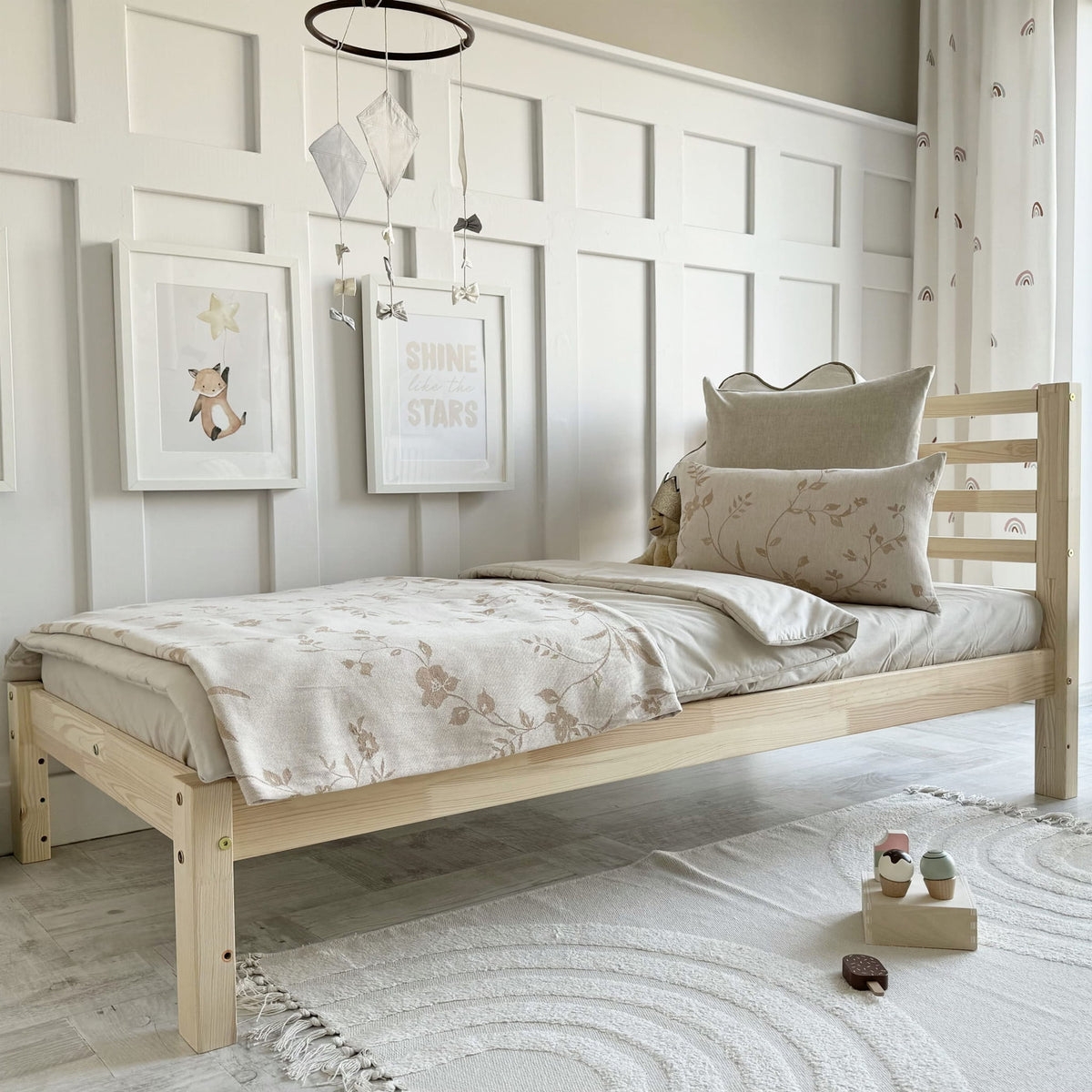Børneseng Simple Fello i Limet Fyrretræ fra Raw Kids, billede 1 fra Unique Beds, Home & Living