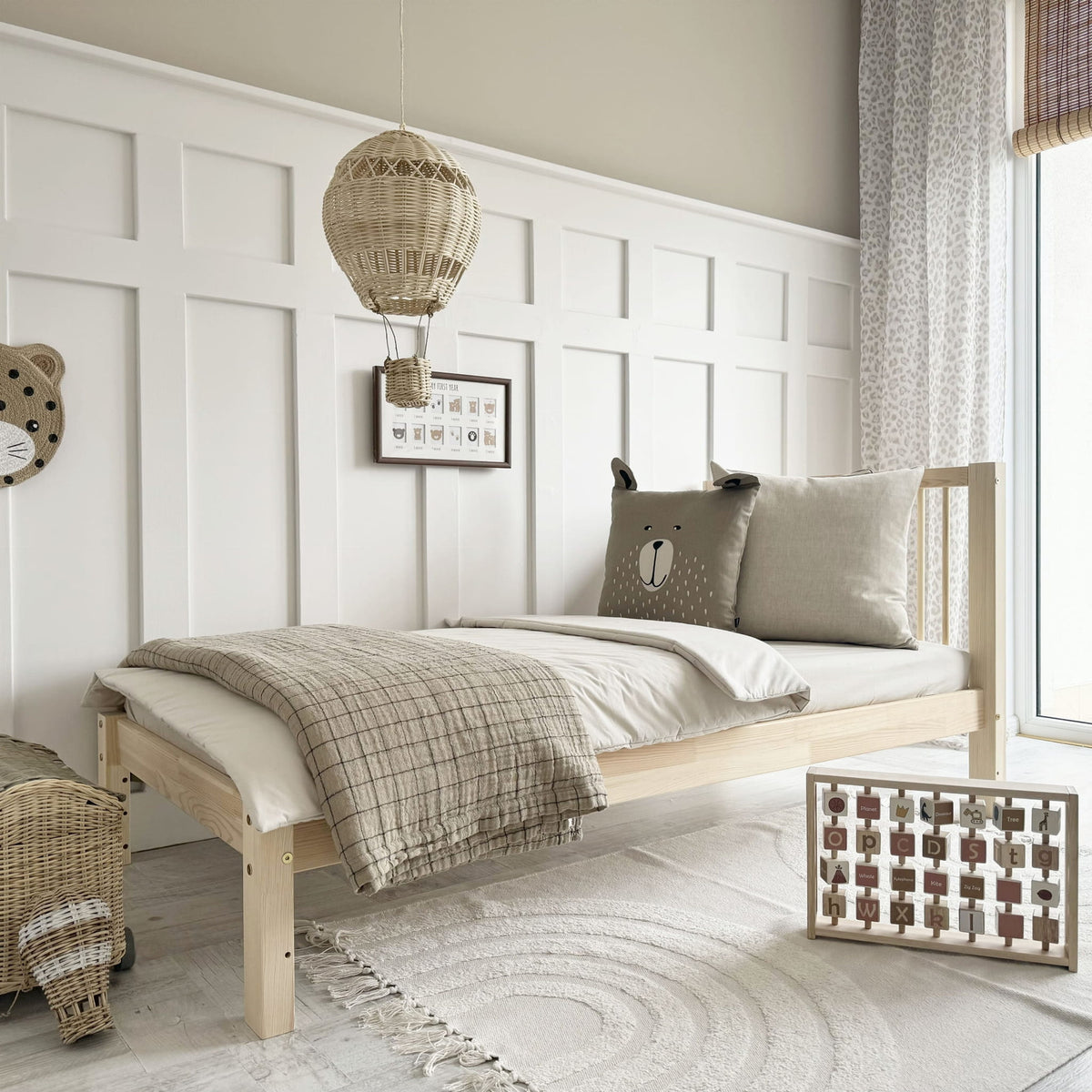 Børneseng Simple Rungs i Limet Fyrretræ fra Raw Kids, billede 1 fra Unique Beds, Home & Living