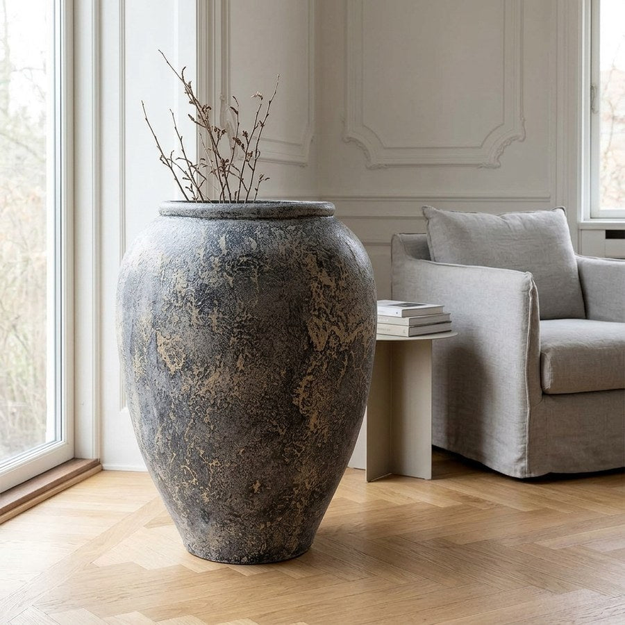 Capelo Dekorationskrukke i Grå Terracotta fra House Nordic | Ø66xH85 cm