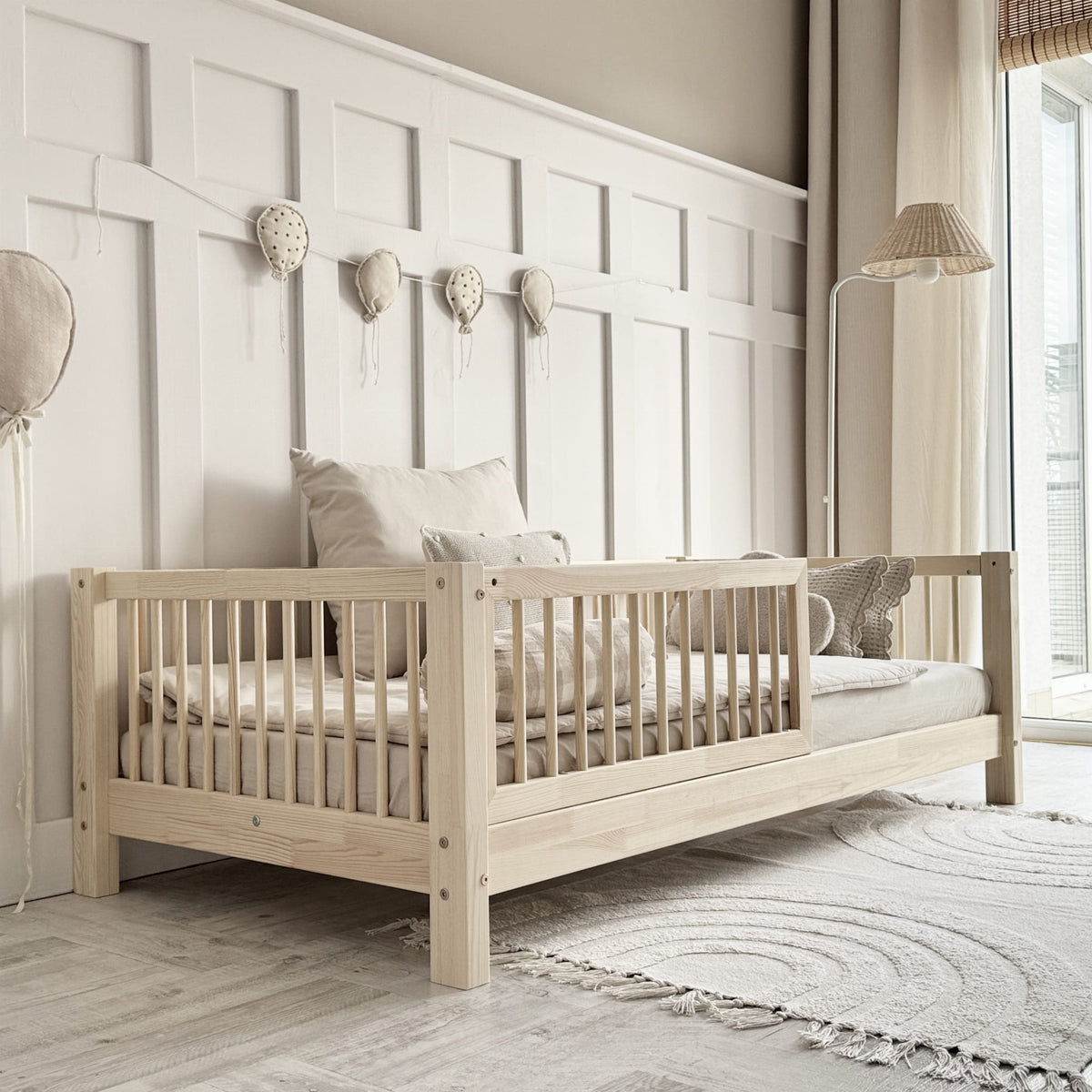 Basic Alto Børneseng i Limet Fyrretræ i Flere Farver fra Raw Kids i farven Natur – fra Unique Beds, Home & Living