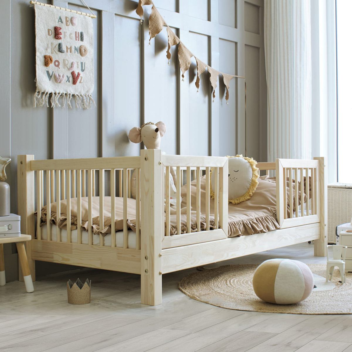 Basic Alto Duo Børneseng med Midterindgang i Limet Fyrretræ i Flere Farver fra Raw Kids i farven Natur – fra Unique Beds, Home & Living