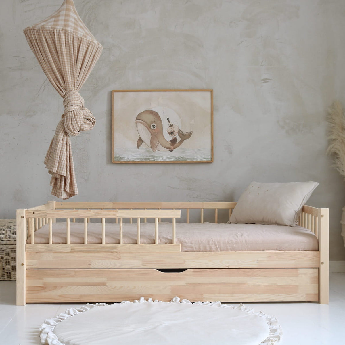 Basic Bello Plus Børneseng med Skuffe i Limet Fyrretræ i Flere Farver fra Raw Kids i farven Natur – fra Unique Beds, Home & Living