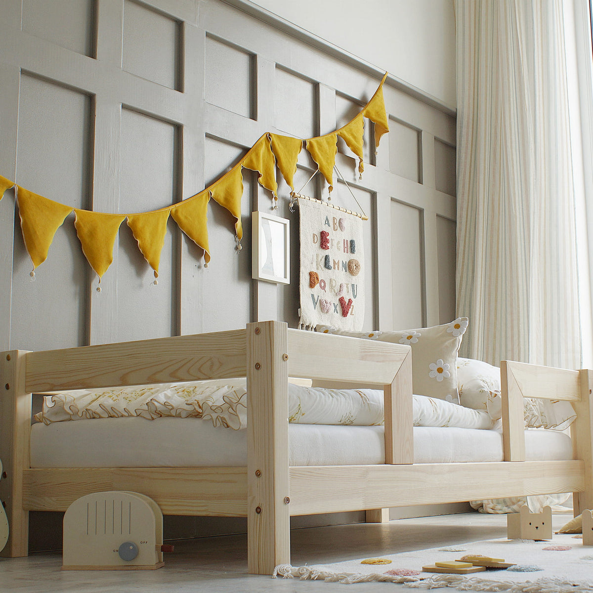 Basic Duo Børneseng med Simpel Sengehest og Midterindgang i Limet Fyrretræ i Flere Farver fra Raw Kids i farven Natur – fra Unique Beds, Home & Living