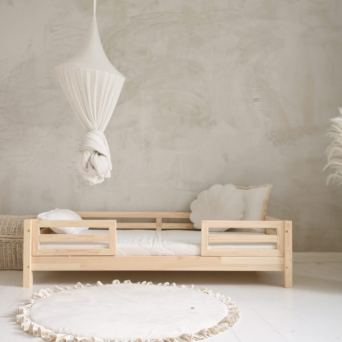 Basic Fello Duo Børneseng med Midterindgang i Limet Fyrretræ i Flere Farver fra Raw Kids i farven Natur – fra Unique Beds, Home & Living