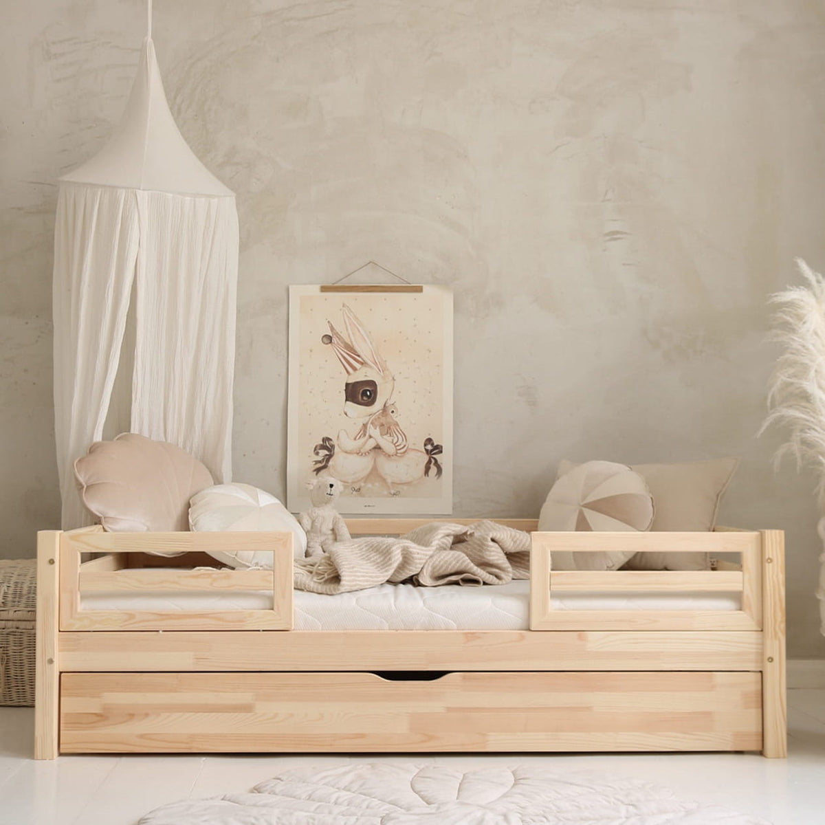 Basic Fello Duo Plus Børneseng med Midterindgang og Skuffe i Limet Fyrretræ i Flere Farver fra Raw Kids i farven Natur – fra Unique Beds, Home & Living