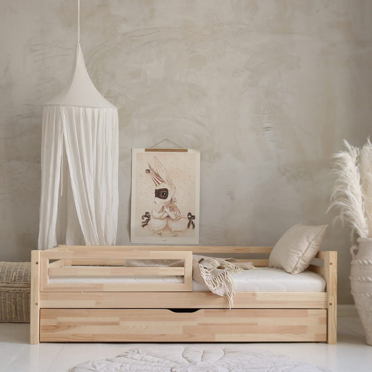 Basic Fello Plus Børneseng med Skuffe i Limet Fyrretræ i Flere Farver fra Raw Kids i farven Natur – fra Unique Beds, Home & Living