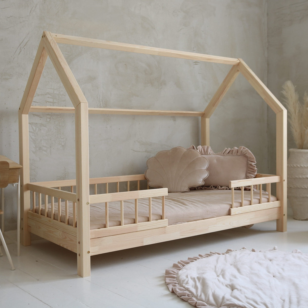 Bello Duo Husseng med Midterindgang i Limet Fyrretræ i Flere Farver fra Raw Kids i farven Natur – fra Unique Beds, Home & Living
