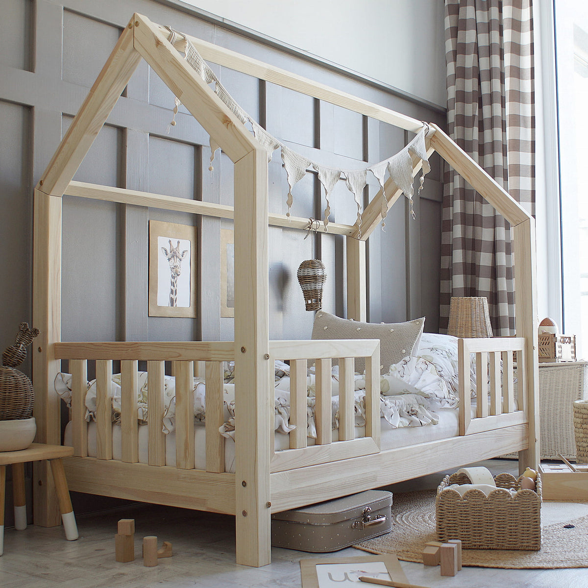 Bianco Duo Husseng med Midterindgang i Limet Fyrretræ i Flere Farver fra Raw Kids i farven Natur – fra Unique Beds, Home & Living