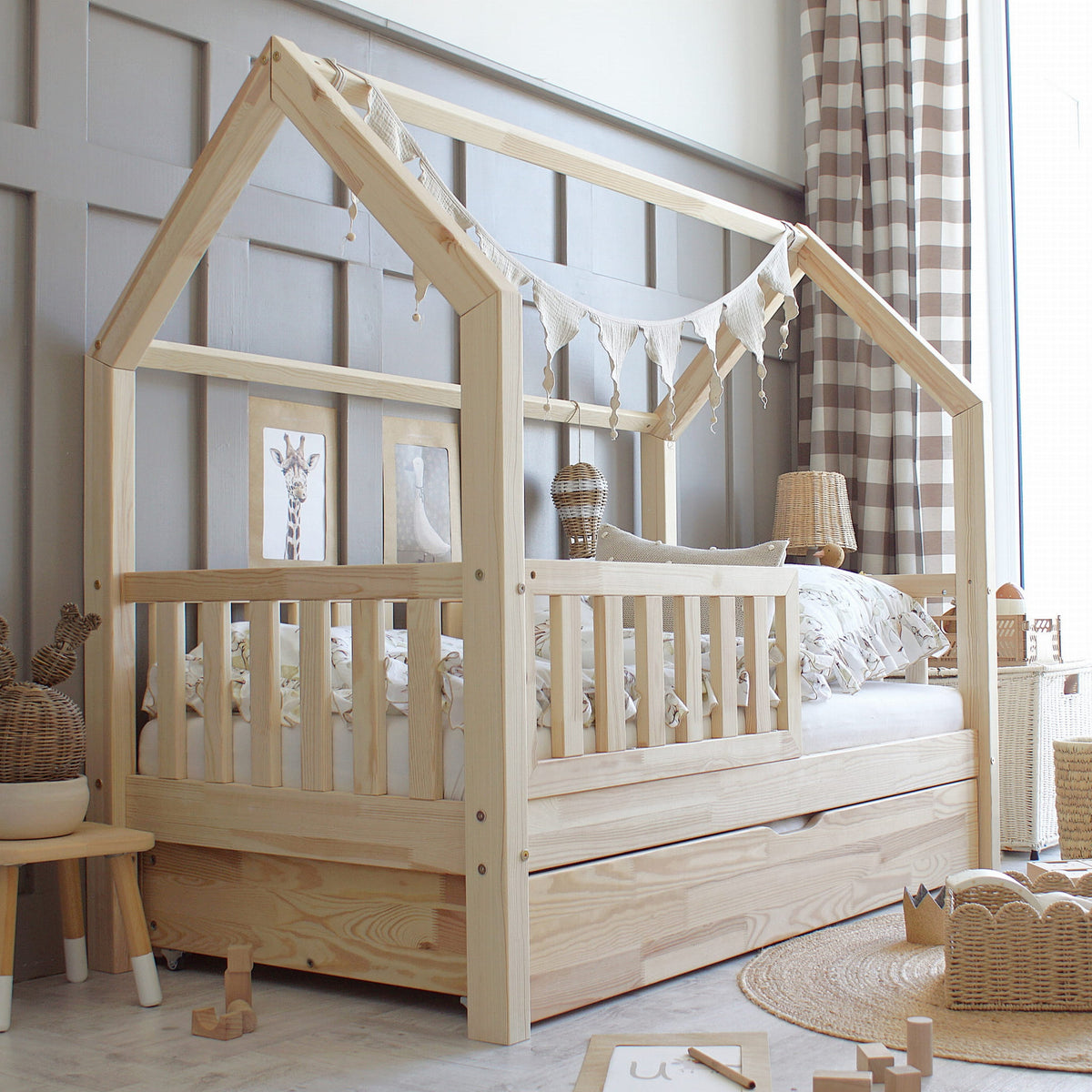 Bianco Plus Husseng med Skuffe i Limet Fyrretræ i Flere Farver fra Raw Kids i farven Natur – fra Unique Beds, Home & Living
