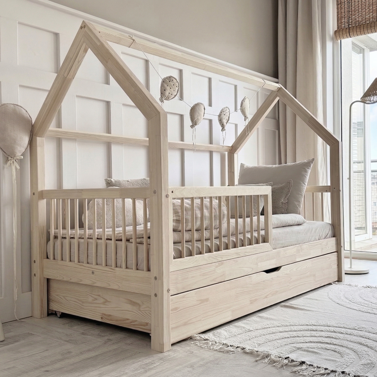 Flori Plus Husseng med Skuffe i Limet Fyrretræ i Flere Farver fra Raw Kids i farven Natur – fra Unique Beds, Home & Living